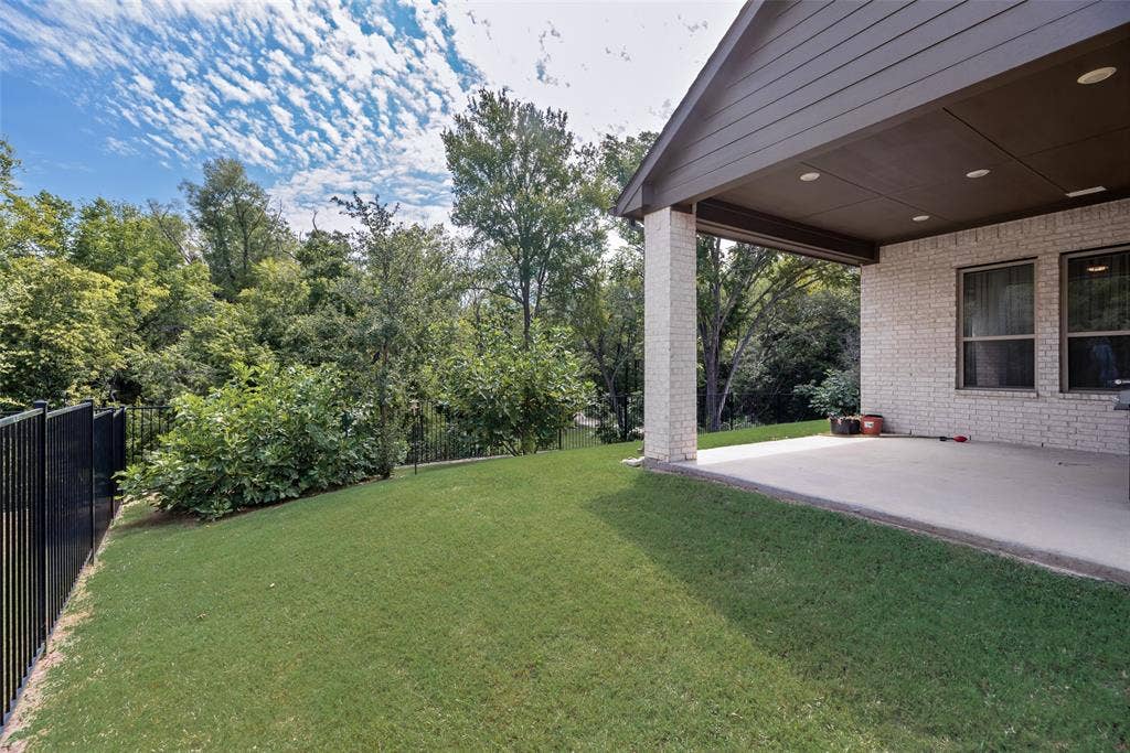 558 Torrey Pines Circle, Heath, TX 75032