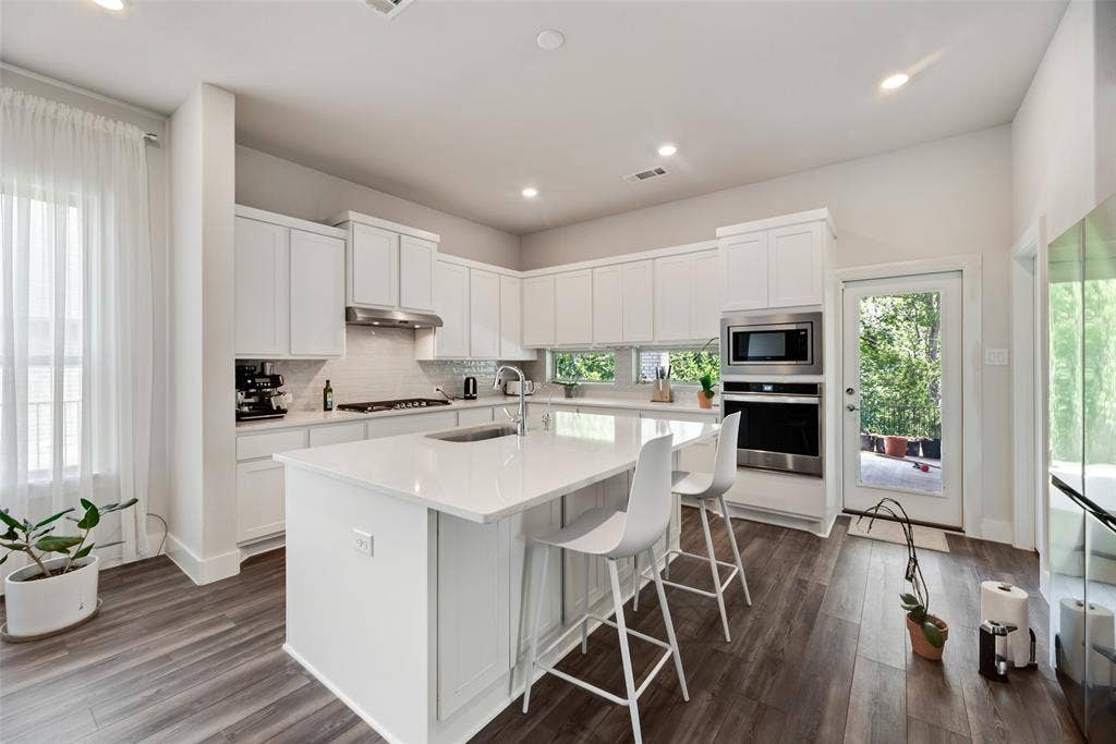 558 Torrey Pines Circle, Heath, TX 75032
