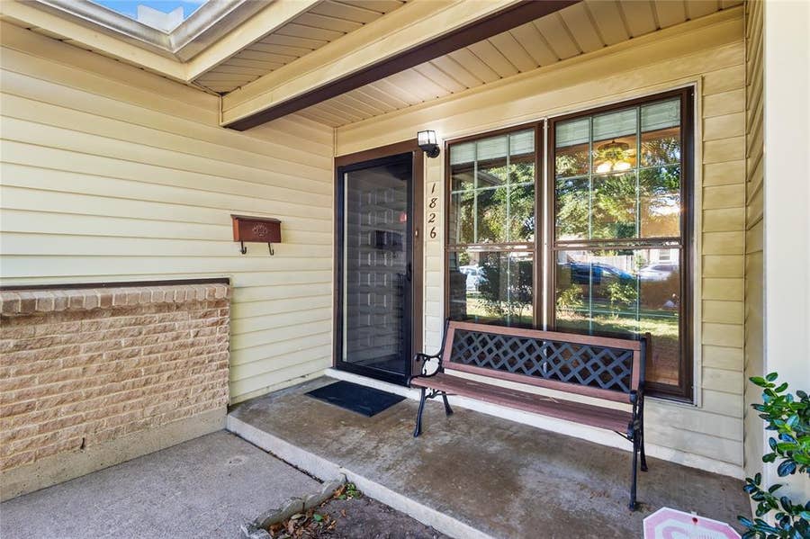 Property photo for 1826 Cunningham Street, Irving, TX
