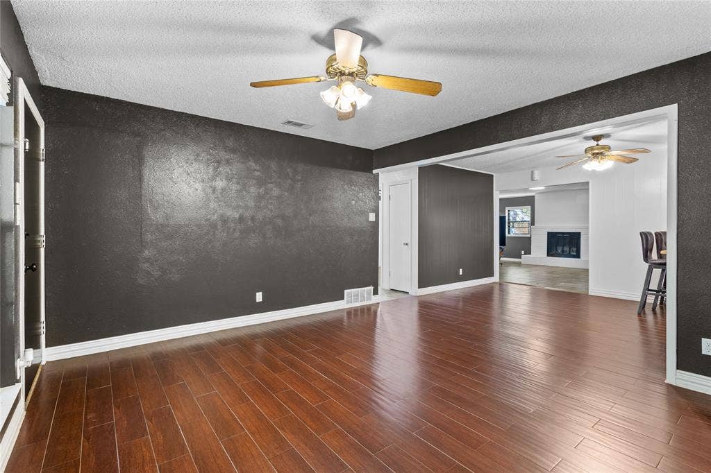 1826 Cunningham Street, Irving, TX 75062