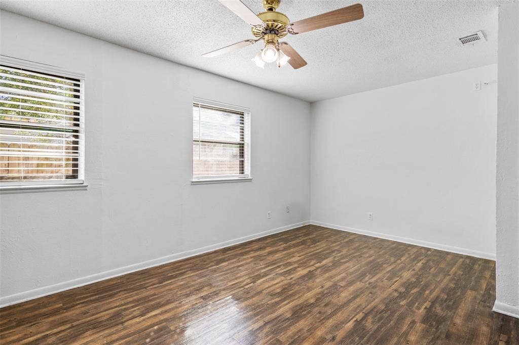 1826 Cunningham Street, Irving, TX 75062