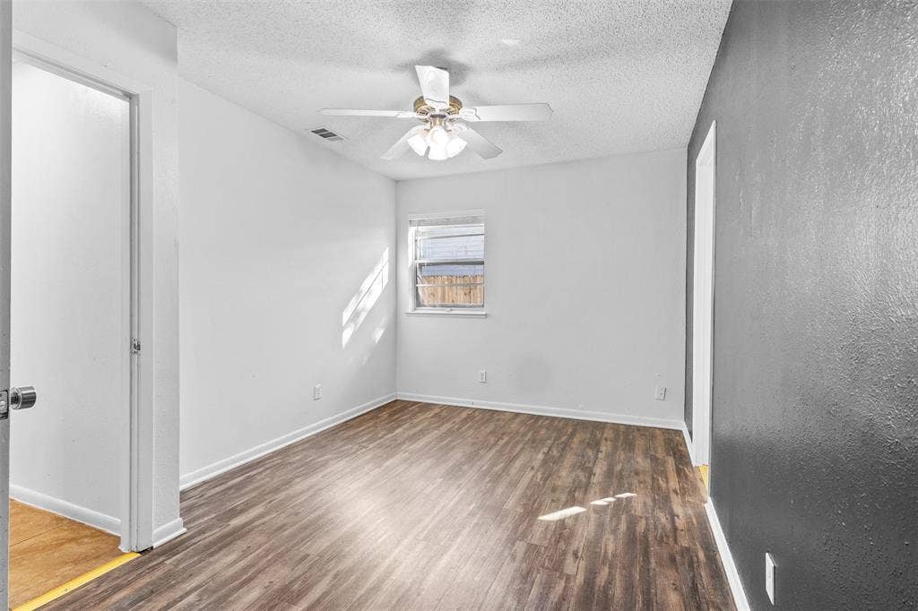 1826 Cunningham Street, Irving, TX 75062