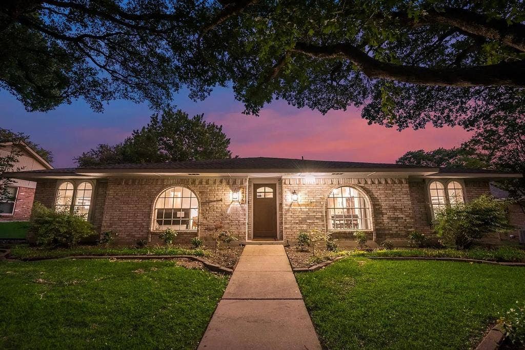 2836 Meadowbrook Drive, Plano, TX 75075 2836 Meadowbrook Drive, Plano, TX 75075