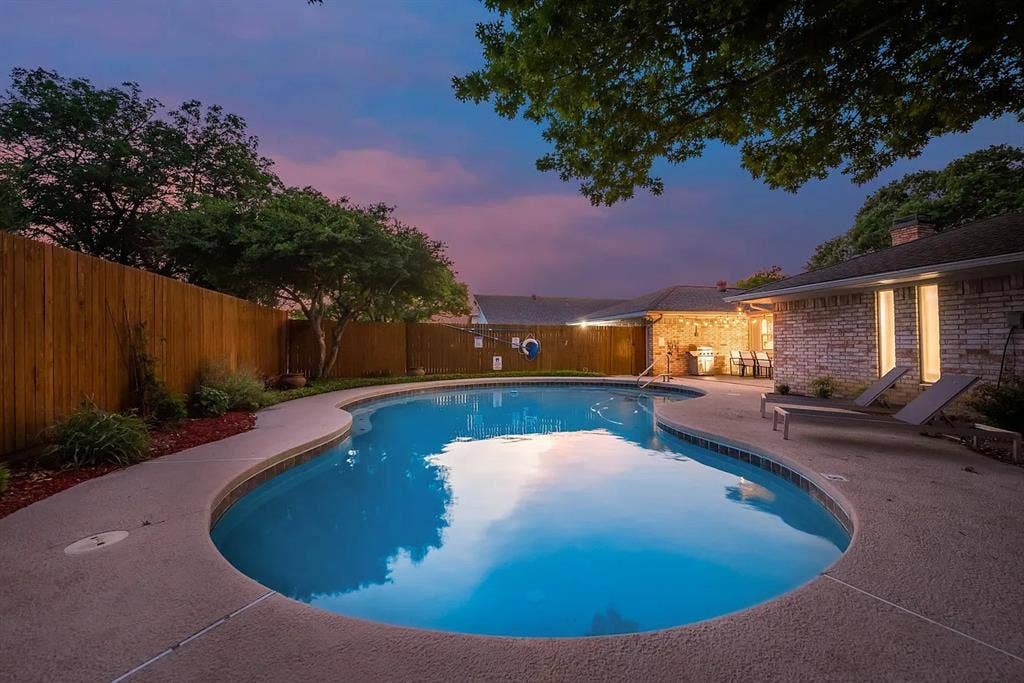 2836 Meadowbrook Drive, Plano, TX 75075 2836 Meadowbrook Drive, Plano, TX 75075