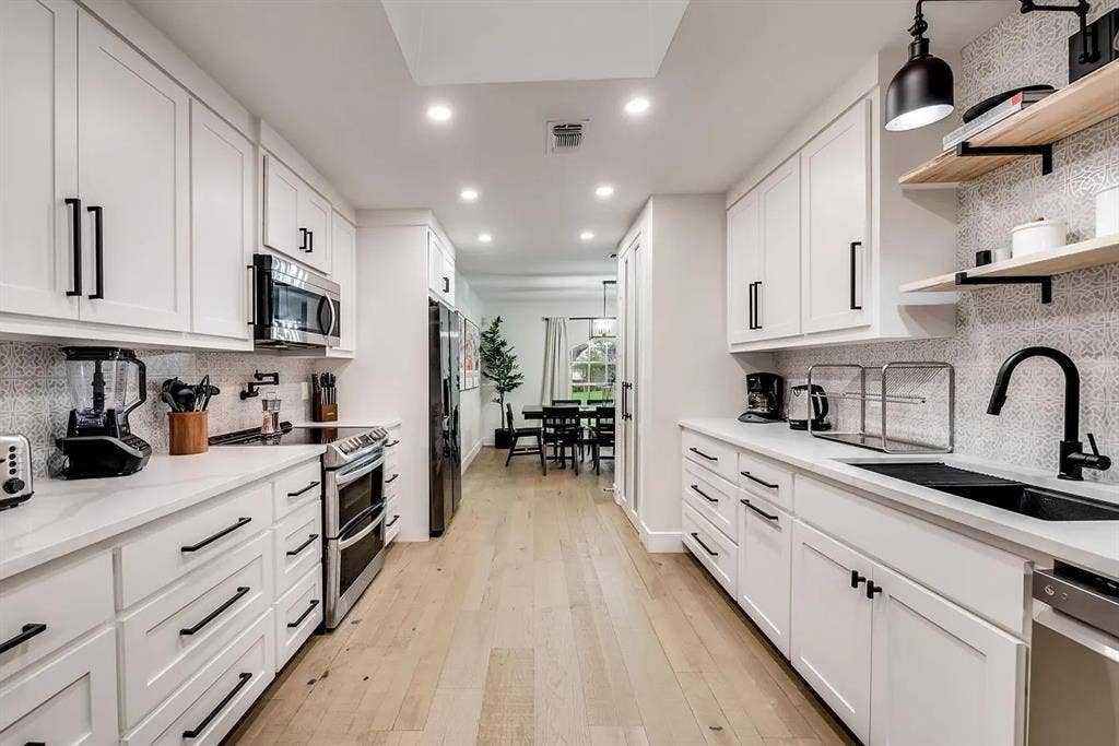 2836 Meadowbrook Drive, Plano, TX 75075 2836 Meadowbrook Drive, Plano, TX 75075