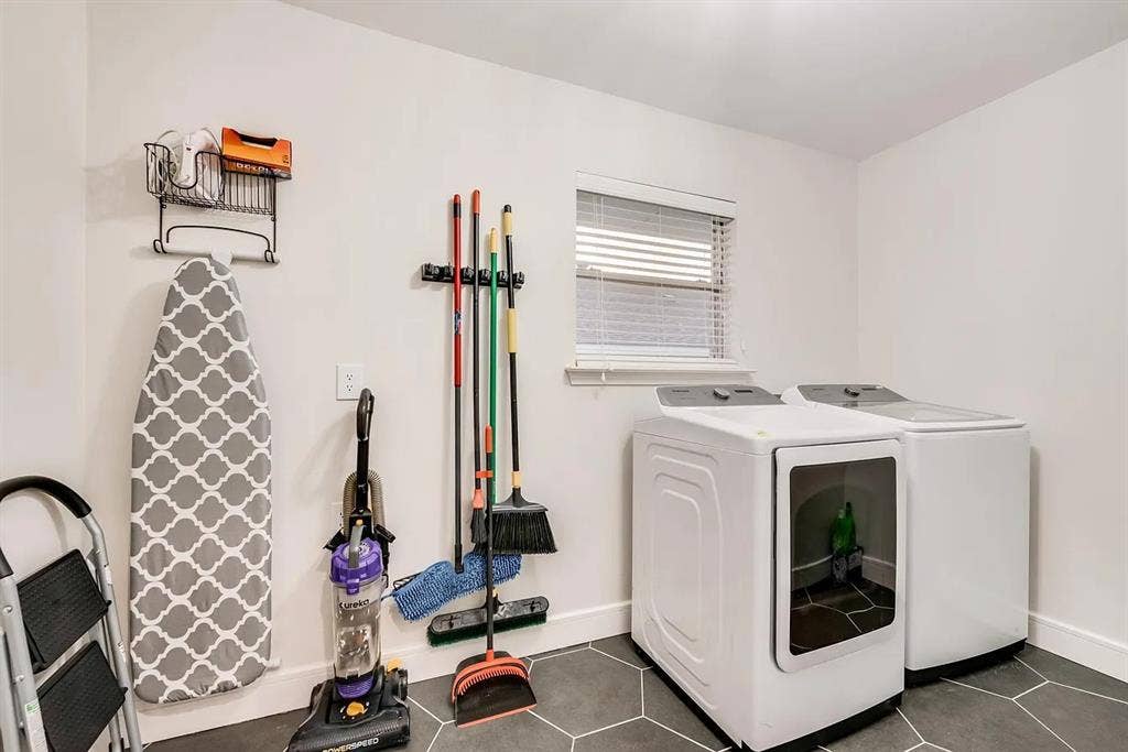 2836 Meadowbrook Drive, Plano, TX 75075 2836 Meadowbrook Drive, Plano, TX 75075