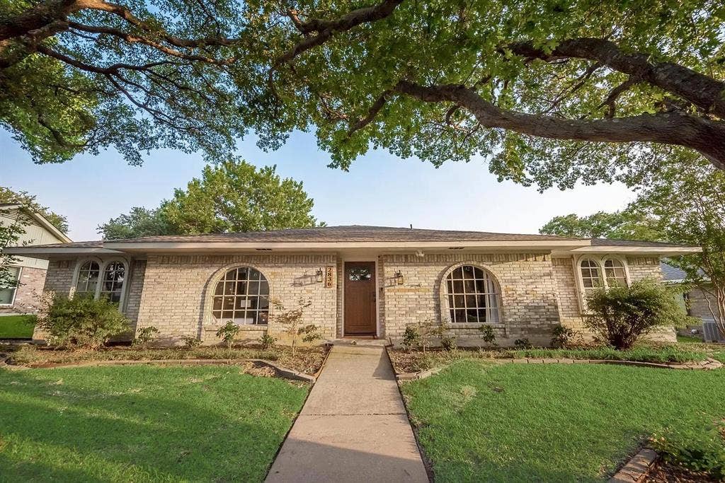 2836 Meadowbrook Drive, Plano, TX 75075 2836 Meadowbrook Drive, Plano, TX 75075