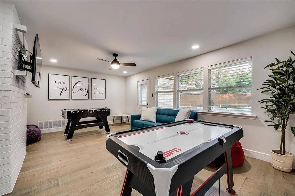 2836 Meadowbrook Drive, Plano, TX 75075 2836 Meadowbrook Drive, Plano, TX 75075