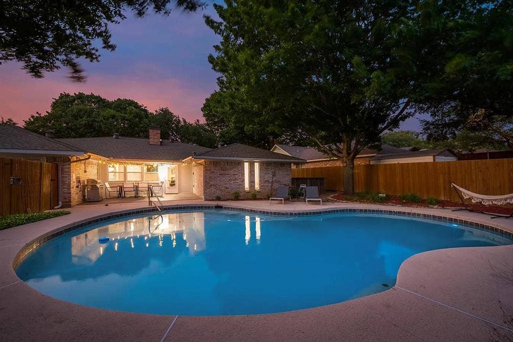 2836 Meadowbrook Drive, Plano, TX 75075 2836 Meadowbrook Drive, Plano, TX 75075
