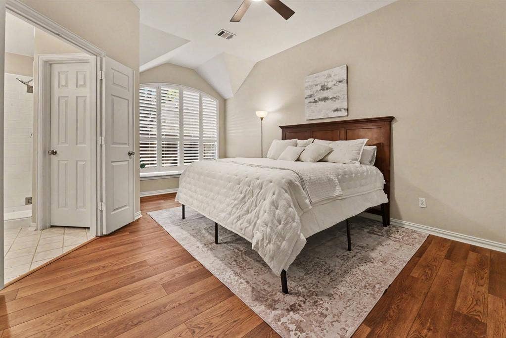401 Stonebridge Circle, Allen, TX 75013 Primary bedroom with widow seat and room for sitting area