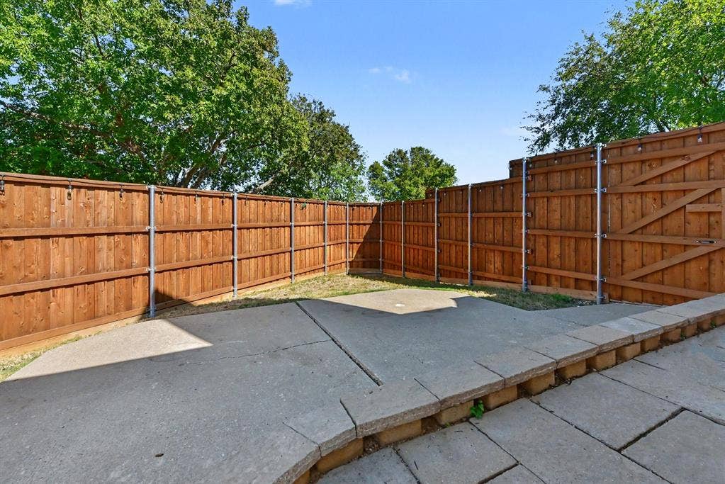 401 Stonebridge Circle, Allen, TX 75013 Additional patio in backyard