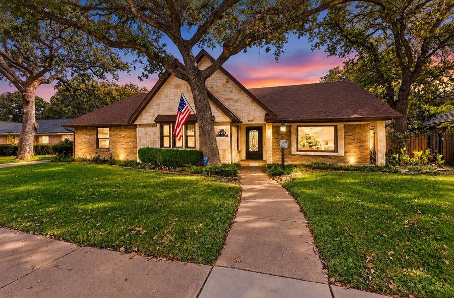 Property photo for 3619 Lake Pontchartrain Drive, Arlington, TX