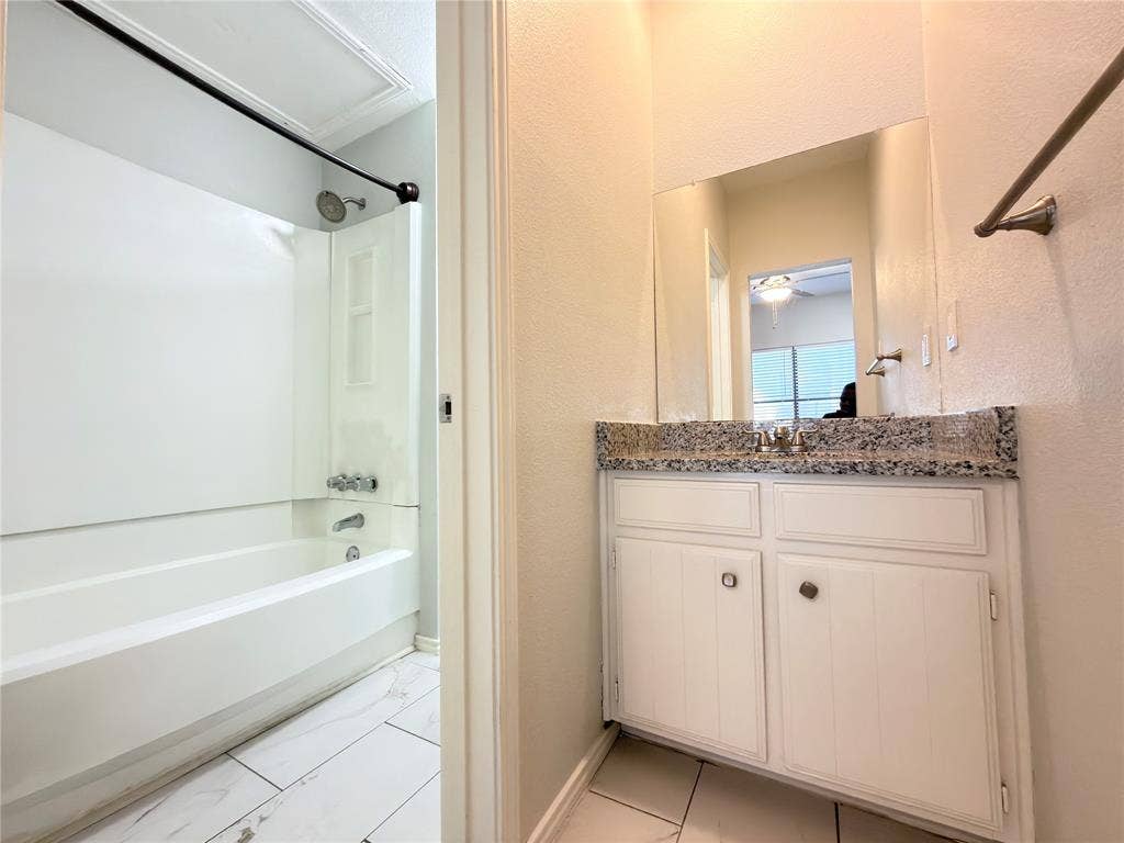2728 Reagan Street, #202, Dallas, TX 75219