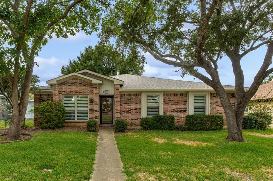 Property photo for 1750 Sterling Lane, Lewisville, TX