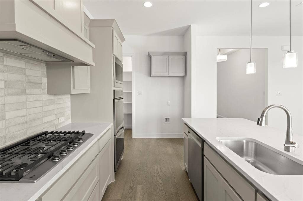 9_14. 3306 Agnew - Kitchen (4)