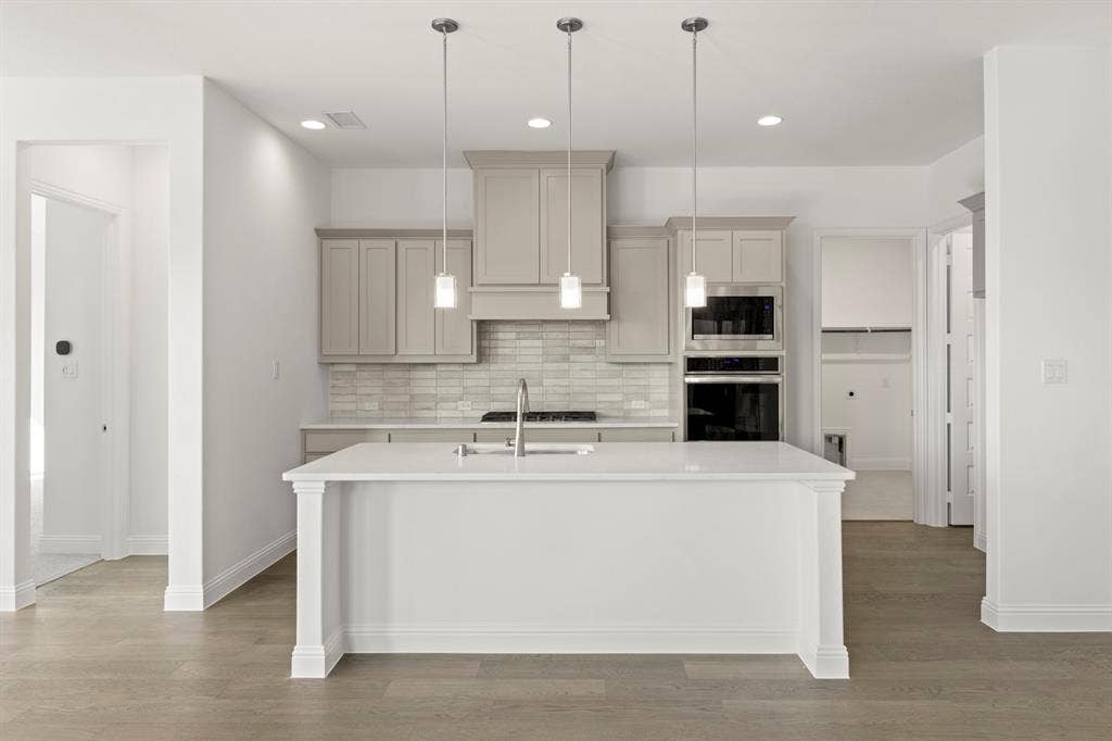6_11. 3306 Agnew - Kitchen