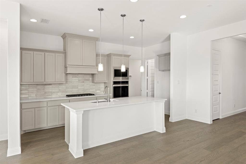 7_12. 3306 Agnew - Kitchen (2)