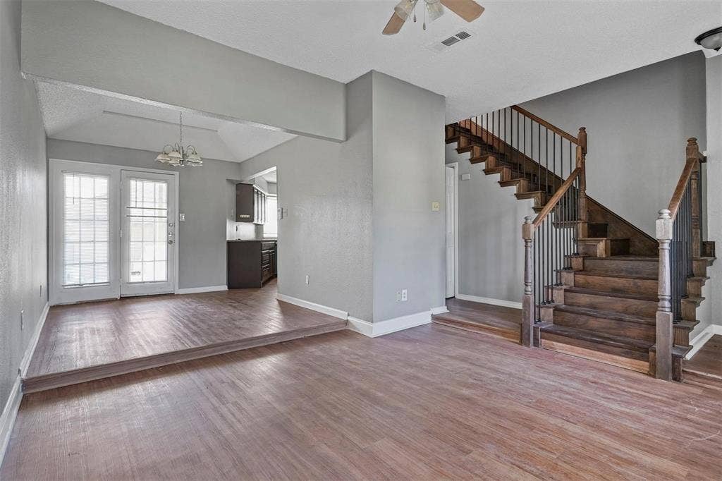 810 Custer Street, Arlington, TX 76014