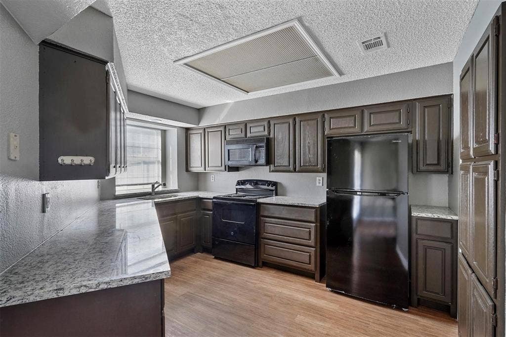 810 Custer Street, Arlington, TX 76014