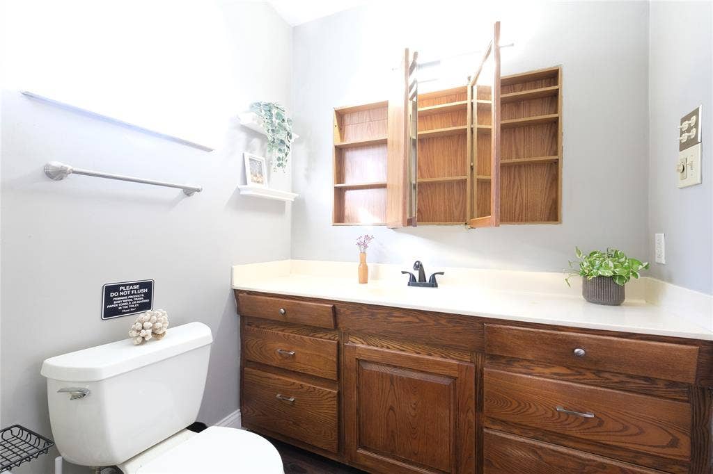 514 E Spring Valley Road, Richardson, TX 75081 Medicine cabinet available for additional storage