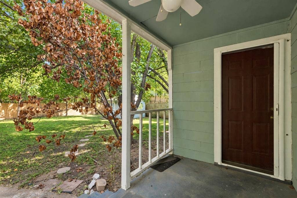 4286 S Cresthaven Road, Dallas, TX 75209 4286 S Cresthaven Road, Dallas, TX 75209