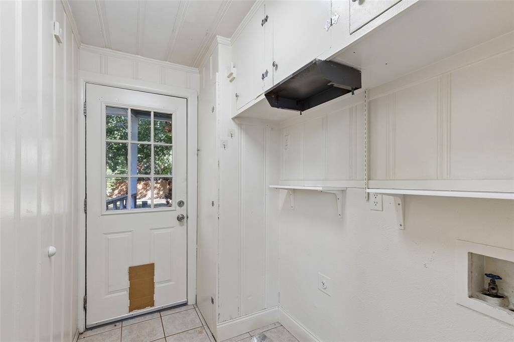 4286 S Cresthaven Road, Dallas, TX 75209 4286 S Cresthaven Road, Dallas, TX 75209