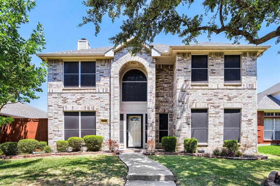 Property photo for 3812 Red Oak Trail, The Colony, TX