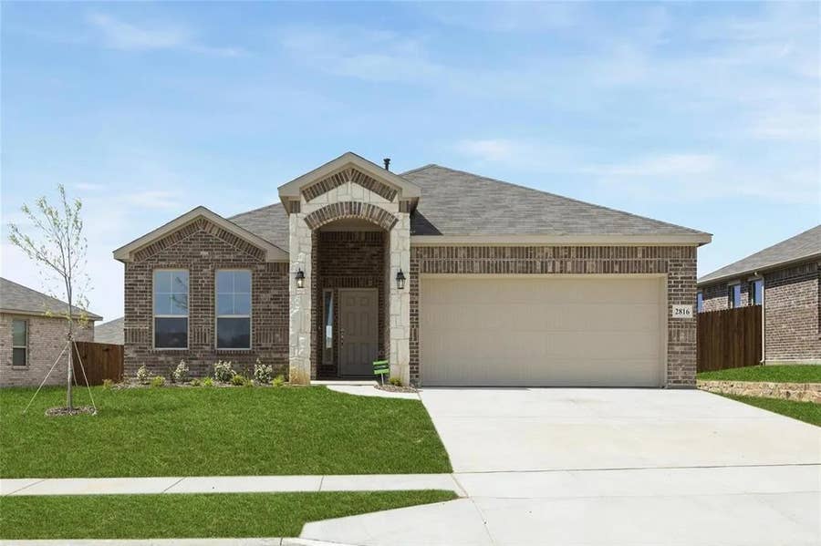 Property photo for 2816 Desert Lily Lane, Fort Worth, TX