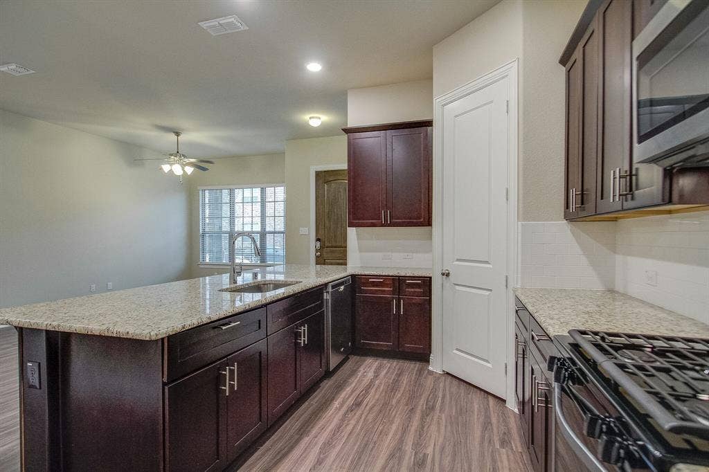 2209 Pinnacle Lane, Flower Mound, TX 75028