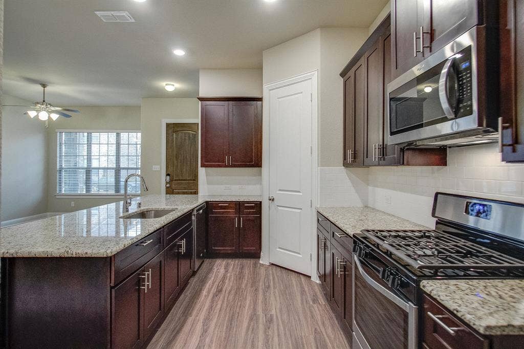 2209 Pinnacle Lane, Flower Mound, TX 75028