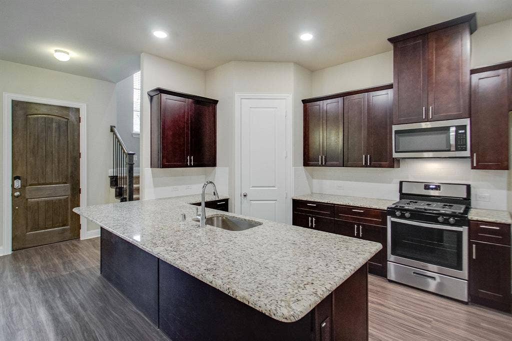 2209 Pinnacle Lane, Flower Mound, TX 75028
