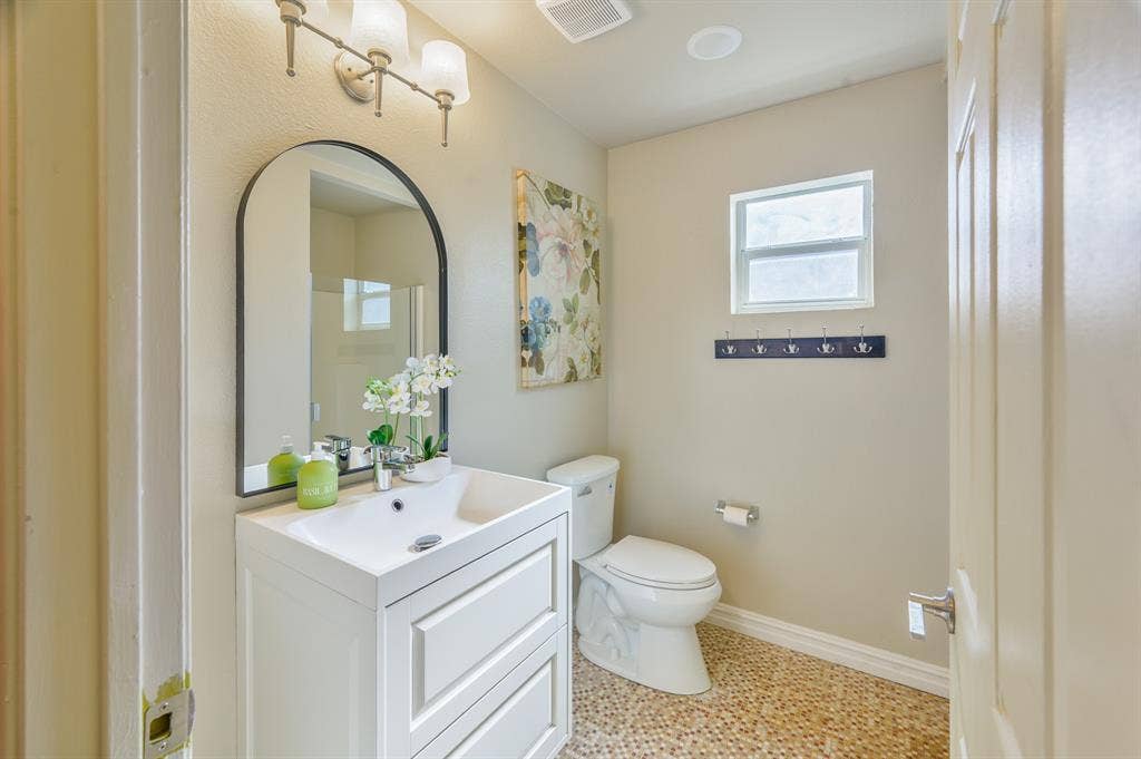 1332 Grigsby Avenue, Dallas, TX 75204 1332 Grigsby Avenue, Dallas, TX 75204