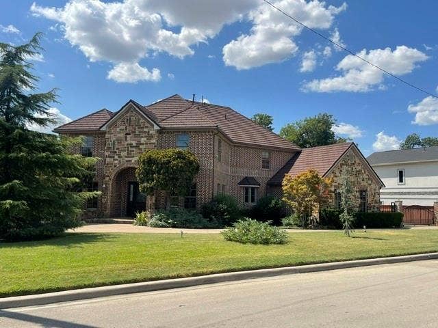 12629 Epps Field Road, Farmers Branch, TX 75234 Front of House