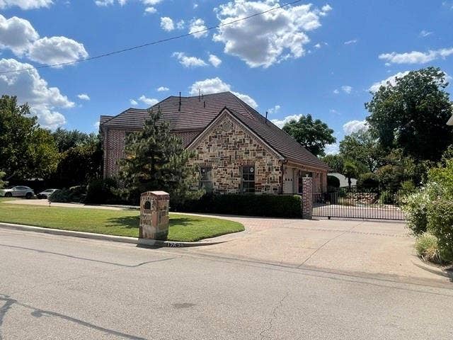 12629 Epps Field Road, Farmers Branch, TX 75234 Side of House