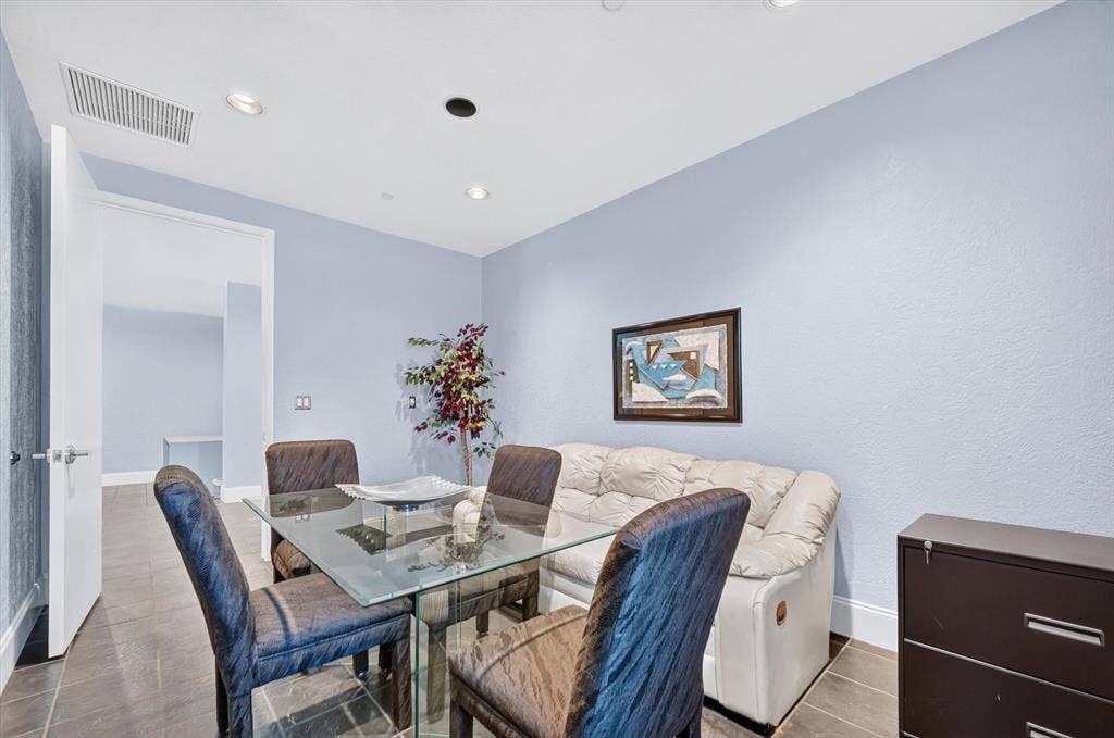 5208 Village Creek, #102, Plano, TX 75093 5208 Village Creek, #102, Plano, TX 75093