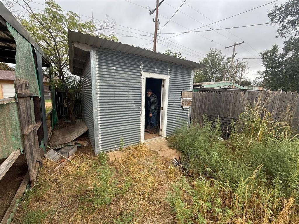 306 Osage Avenue, Post, TX 79356