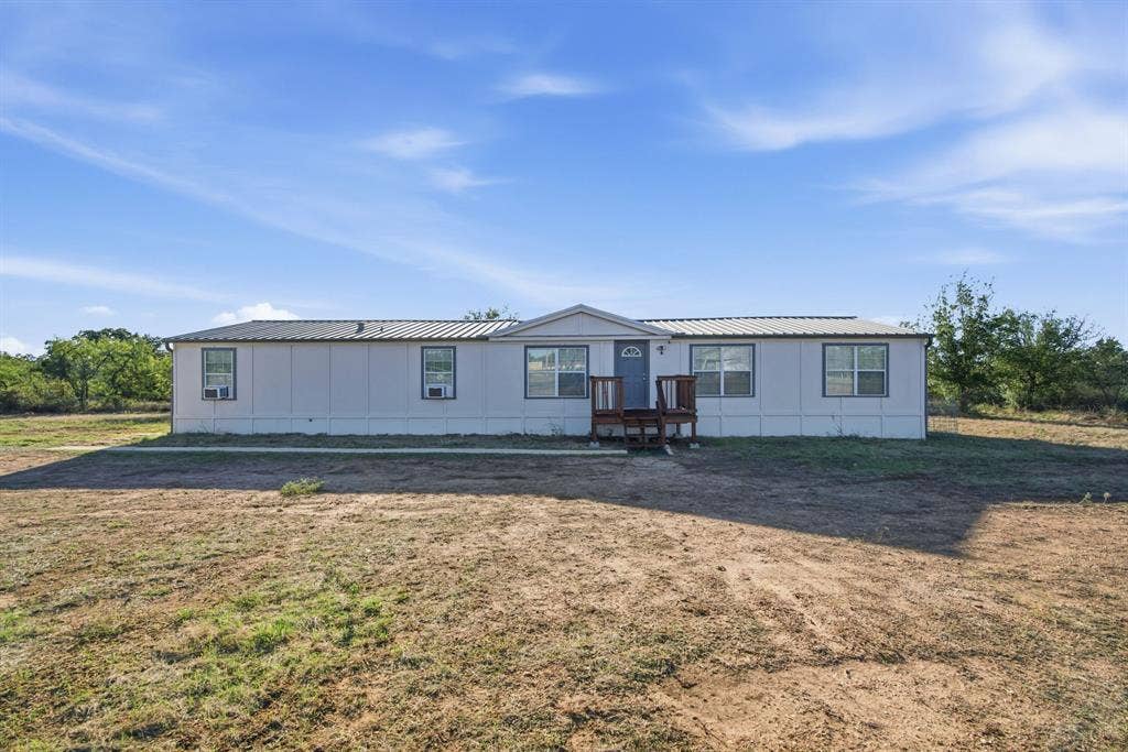 611 Austin Street, Cisco, TX 76437