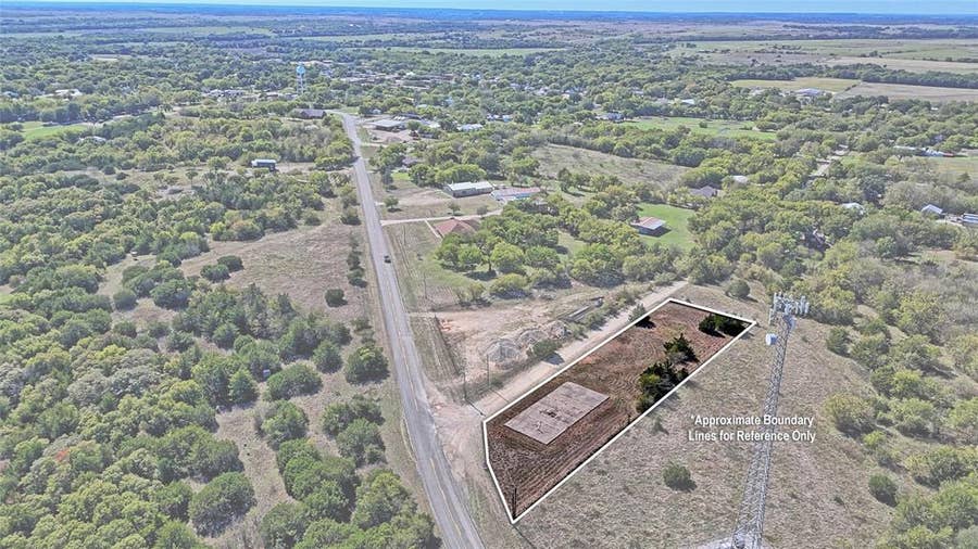 Property photo for 651 N FM-677 N, Saint Jo, TX