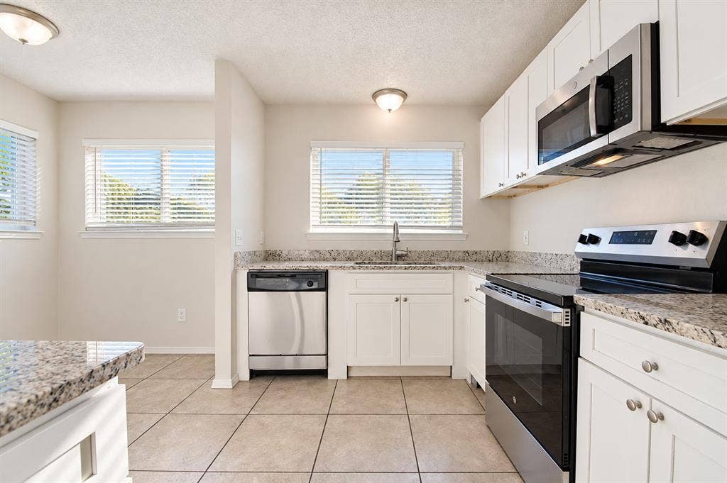 3018 Meadow Creek Court, Grand Prairie, TX 75052 3018 Meadow Creek Court, Grand Prairie, TX 75052