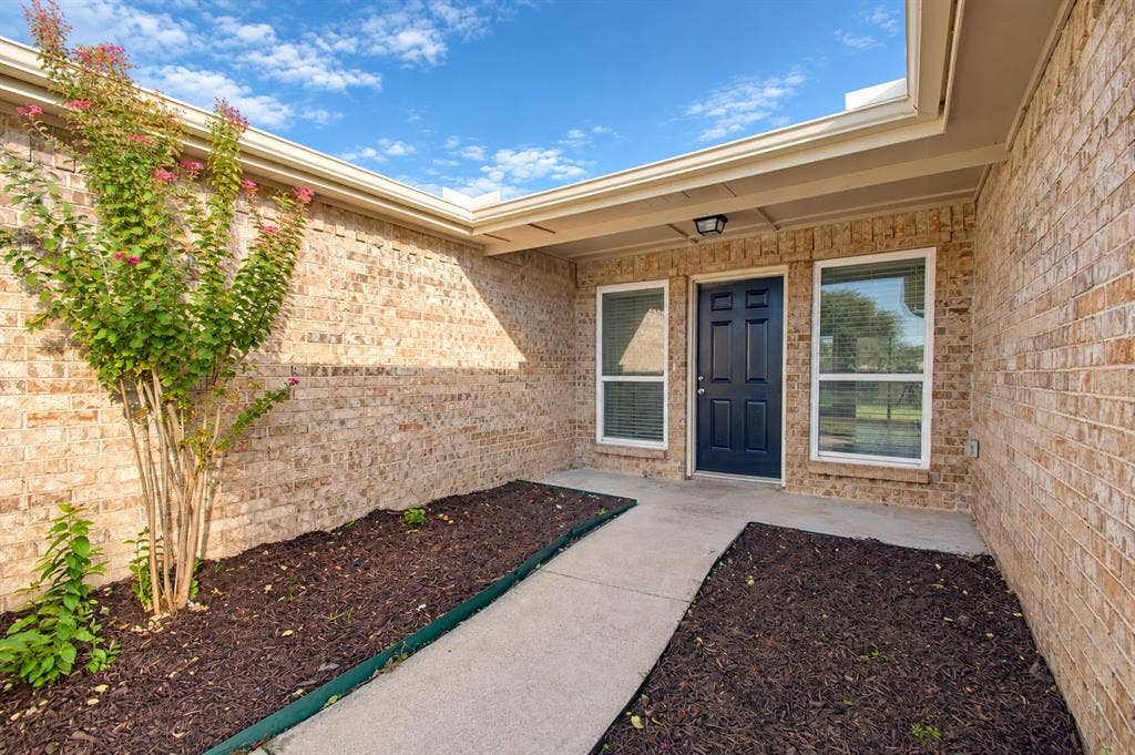 3018 Meadow Creek Court, Grand Prairie, TX 75052 3018 Meadow Creek Court, Grand Prairie, TX 75052