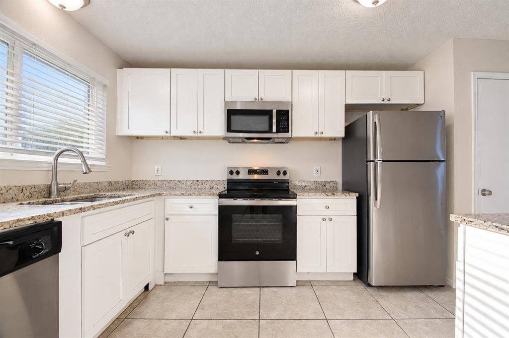 3018 Meadow Creek Court, Grand Prairie, TX 75052 3018 Meadow Creek Court, Grand Prairie, TX 75052