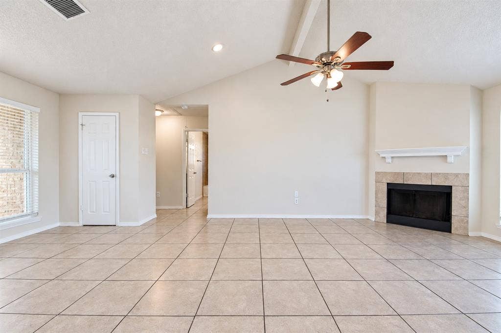 3018 Meadow Creek Court, Grand Prairie, TX 75052 3018 Meadow Creek Court, Grand Prairie, TX 75052