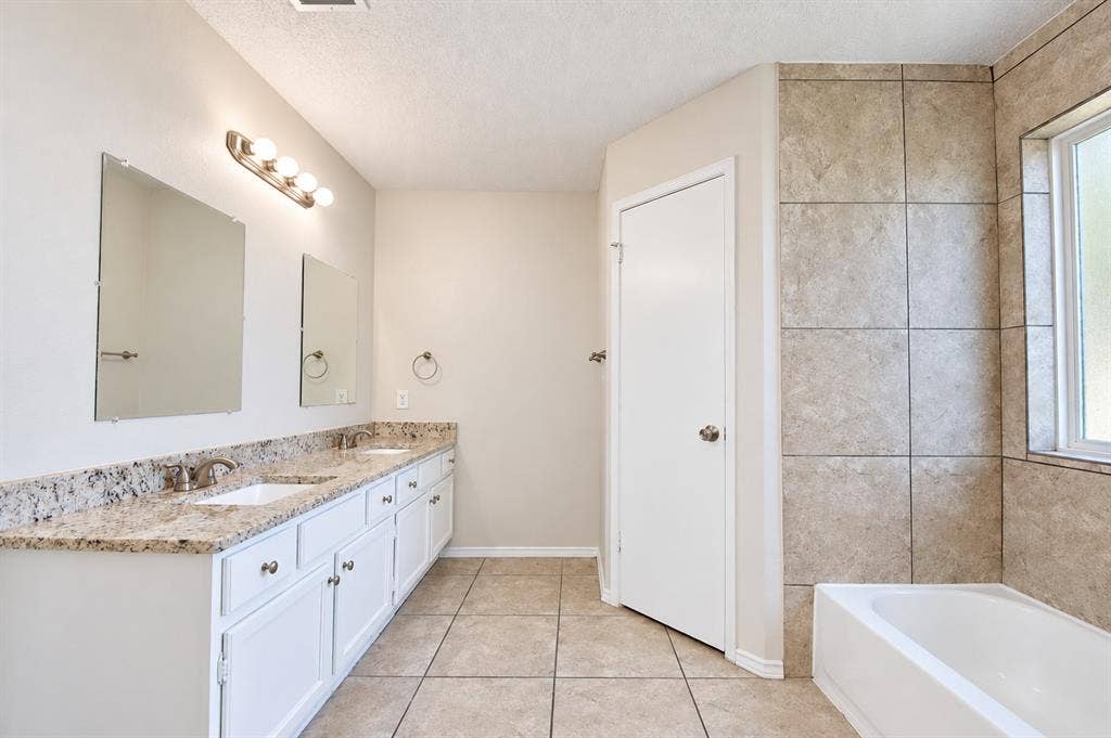 3018 Meadow Creek Court, Grand Prairie, TX 75052 3018 Meadow Creek Court, Grand Prairie, TX 75052