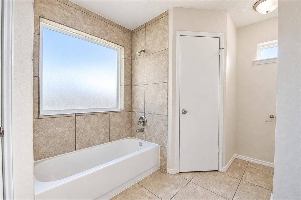 3018 Meadow Creek Court, Grand Prairie, TX 75052 3018 Meadow Creek Court, Grand Prairie, TX 75052