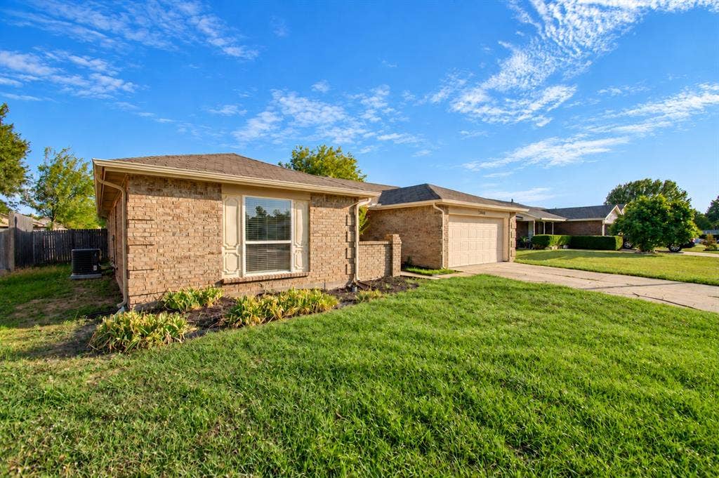3018 Meadow Creek Court, Grand Prairie, TX 75052 3018 Meadow Creek Court, Grand Prairie, TX 75052
