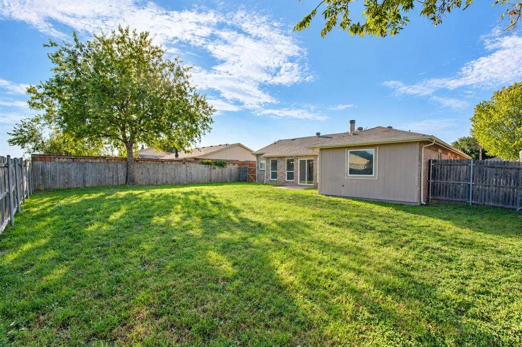 3018 Meadow Creek Court, Grand Prairie, TX 75052 3018 Meadow Creek Court, Grand Prairie, TX 75052