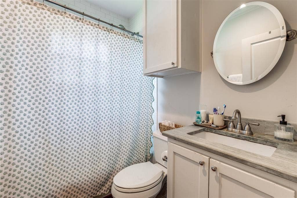2515 Abrams Road, Dallas, TX 75214 2515 Abrams Road, Dallas, TX 75214