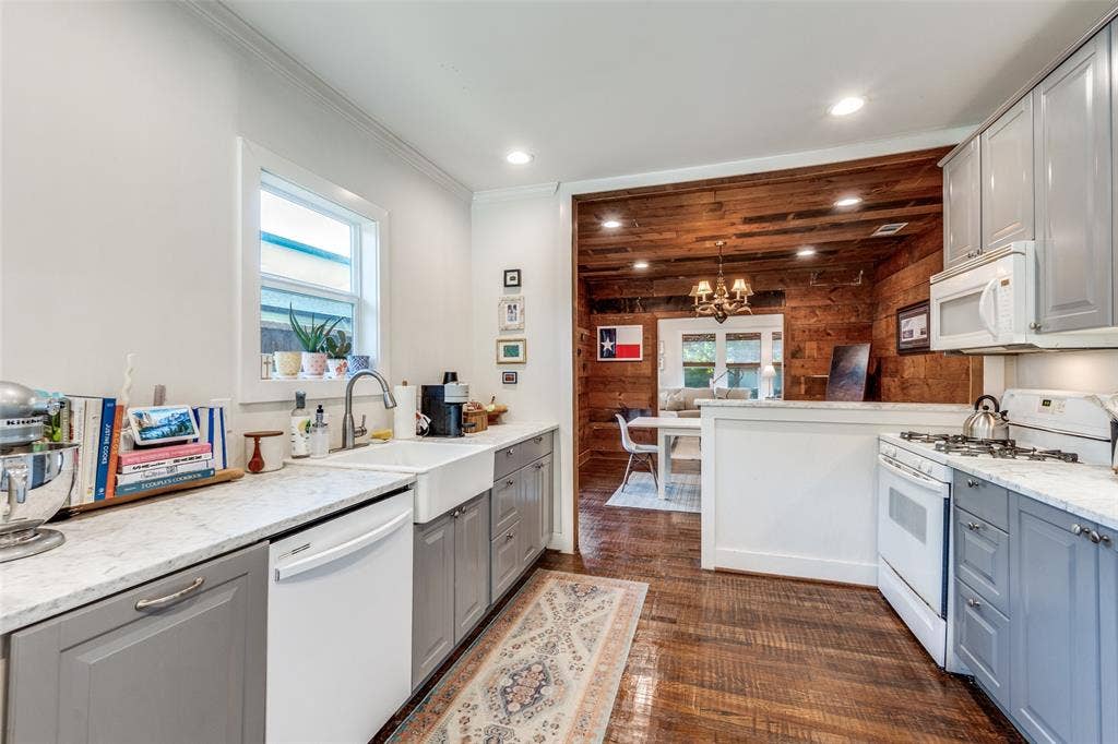 2515 Abrams Road, Dallas, TX 75214 2515 Abrams Road, Dallas, TX 75214
