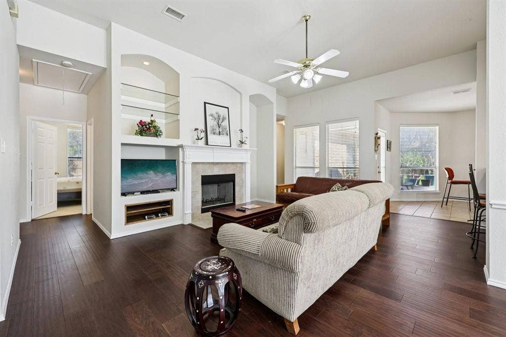 524 Jasmine Drive, Murphy, TX 75094 524 Jasmine Drive, Murphy, TX 75094