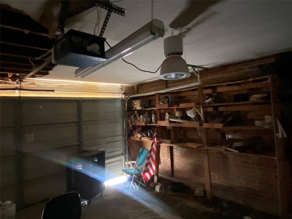 308 Valleyglen Drive, DeSoto, TX 75115 308 Valleyglen Drive, DeSoto, TX 75115
